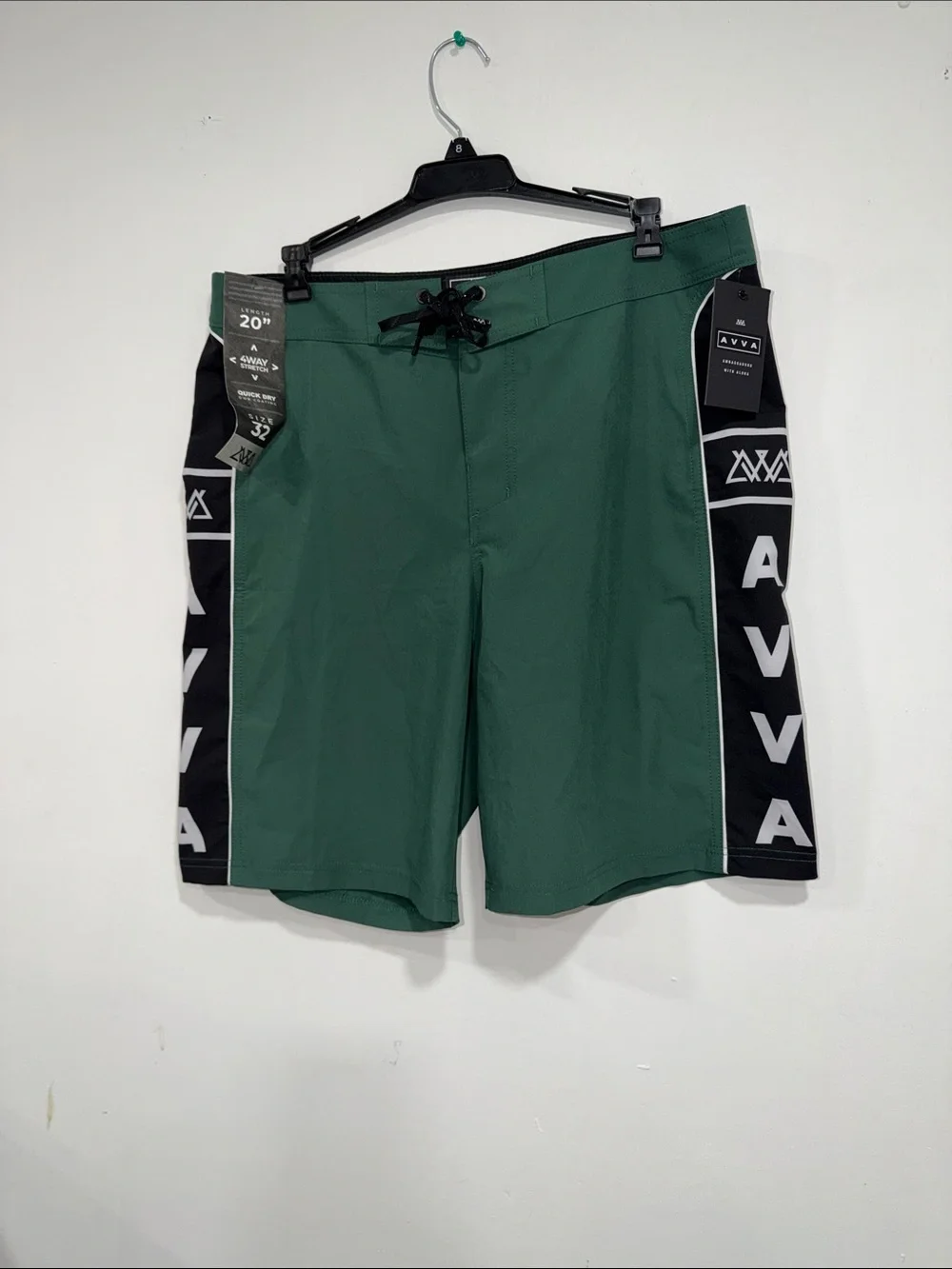 AVVA Hole Shot 20in Boardshorts Size: 32